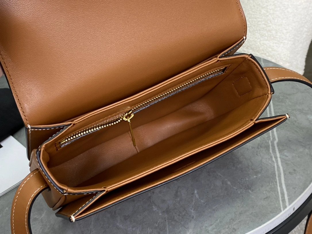 EyeCatching Celine Triomphe Bags 94509
