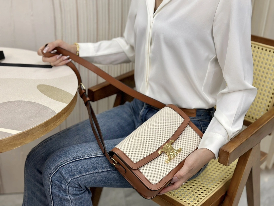 Minimalist Celine Triomphe Bags 94501