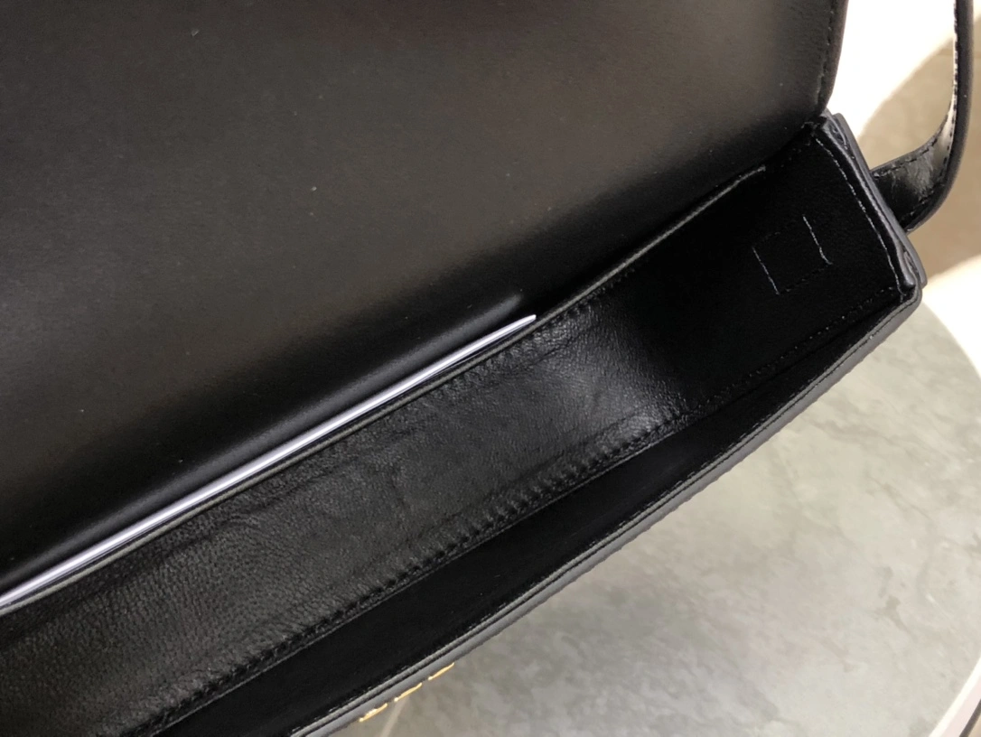 Tailored Celine Triomphe Bags 94497