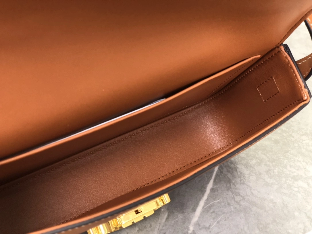 ModernLook Celine Triomphe Bags 94495