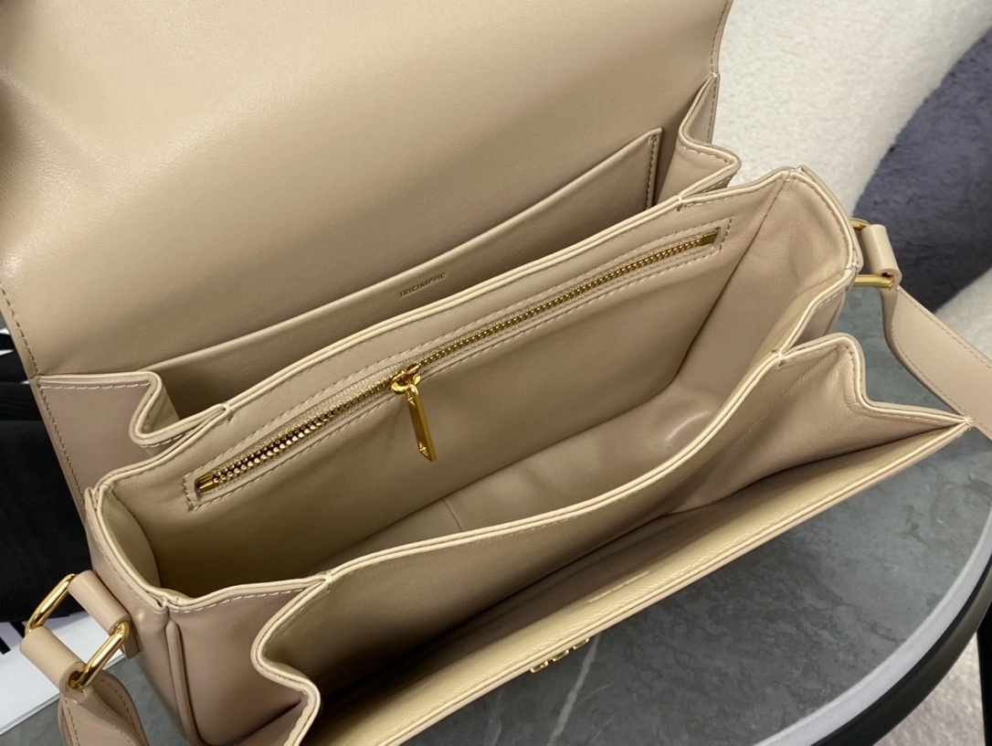 Celine Triomphe Bags Snug 94476
