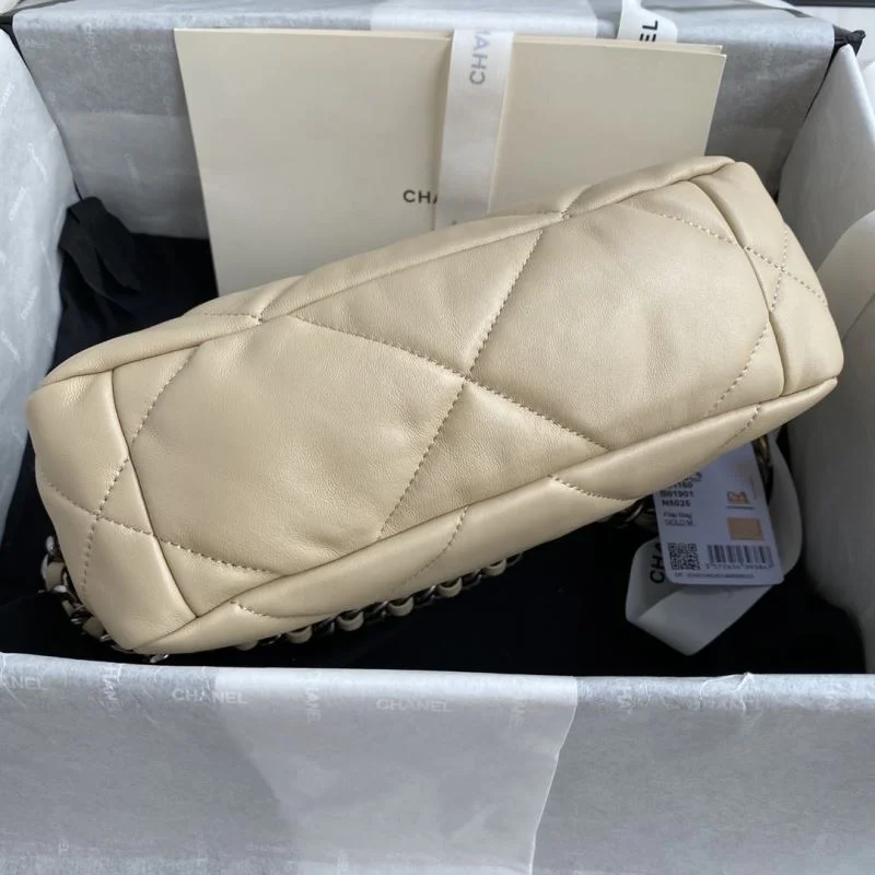 Unisex Chanel 19 Bags 53745