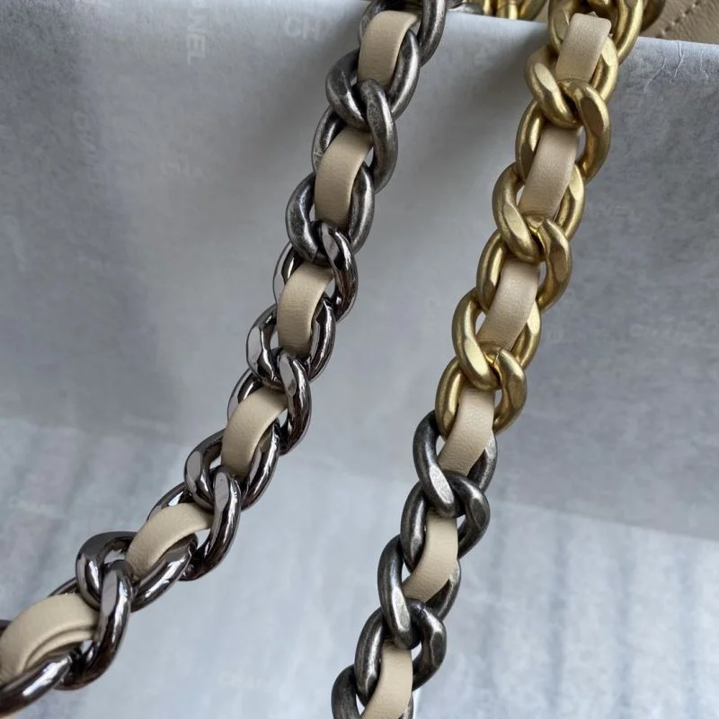 Unisex Chanel 19 Bags 53745