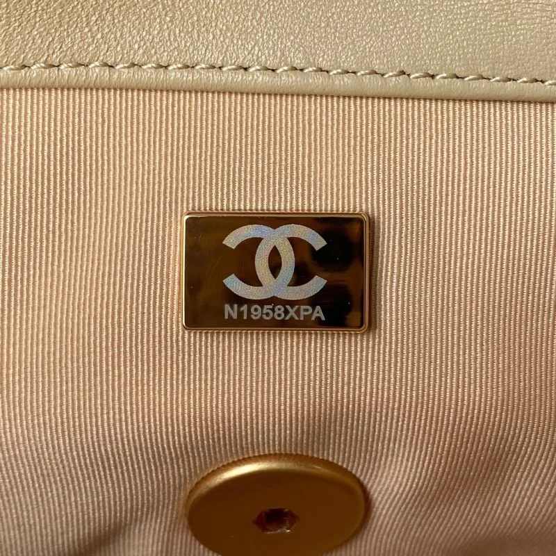 Unisex Chanel 19 Bags 53745