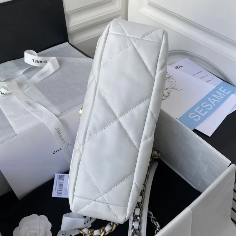 Chanel 19 Bags Vibrant 53783