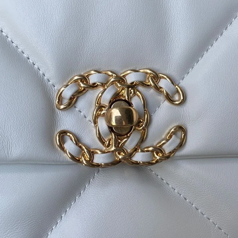 Chanel 19 Bags Vibrant 53783