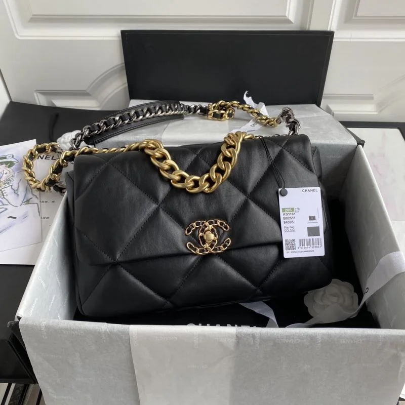 Chanel 19 Bags Trendsetting 53740