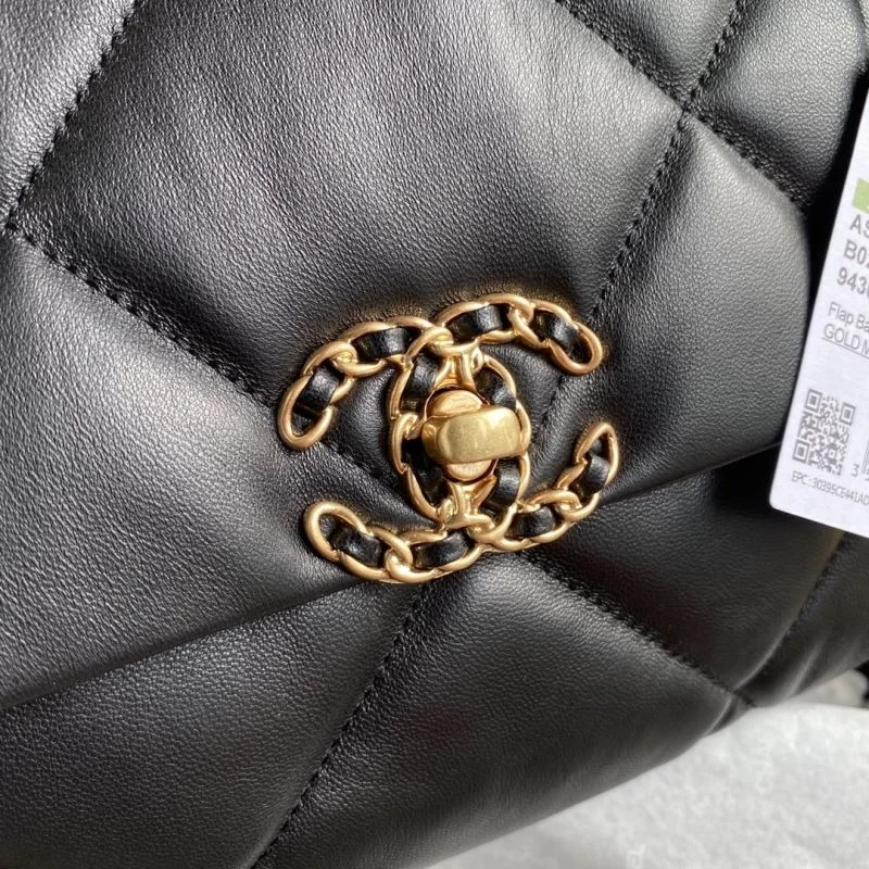 Chanel 19 Bags Trendsetting 53740