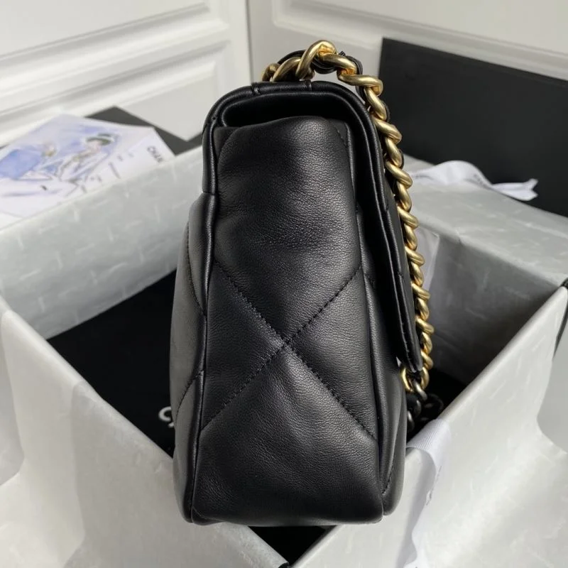 Chanel 19 Bags Trendsetting 53740