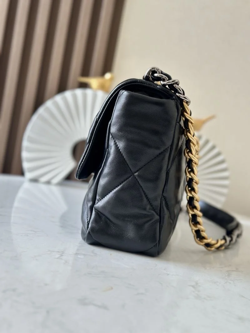 Chanel 19 Bags FashionForward 53738