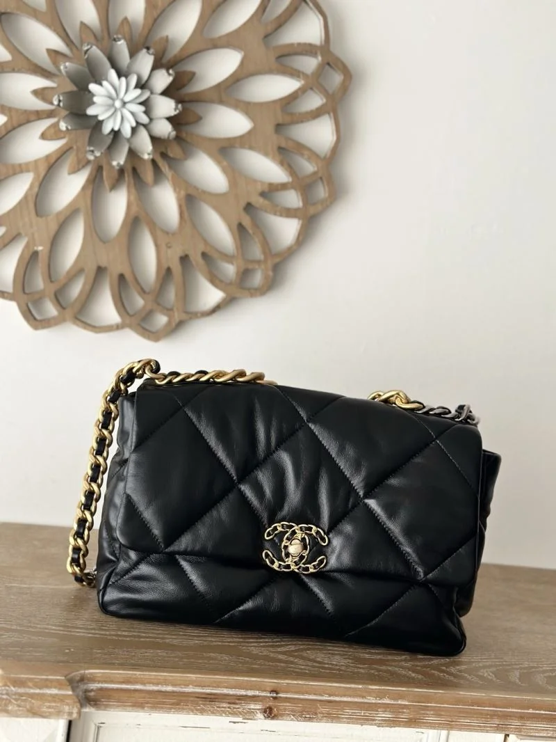 FashionForward Chanel 19 Bags 53741