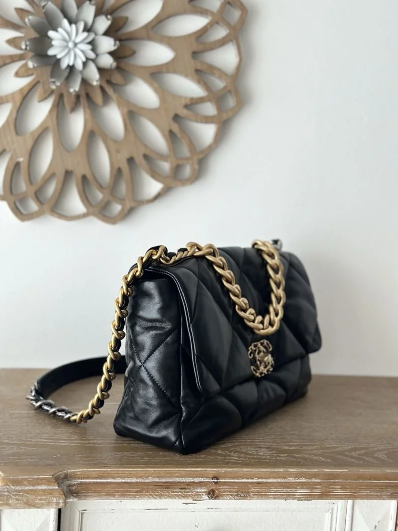 FashionForward Chanel 19 Bags 53741
