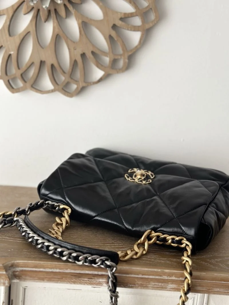 FashionForward Chanel 19 Bags 53741