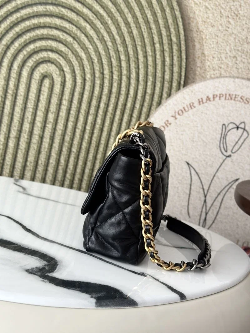 Chanel 19 Bags Neat 37587