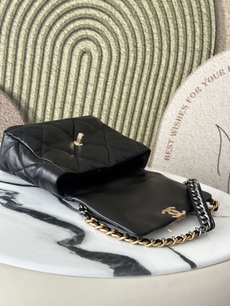 Chanel 19 Bags Neat 37587