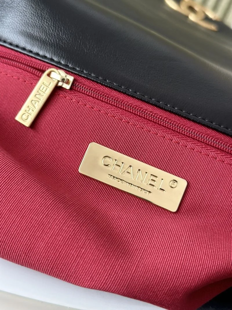 Chanel 19 Bags Neat 37587