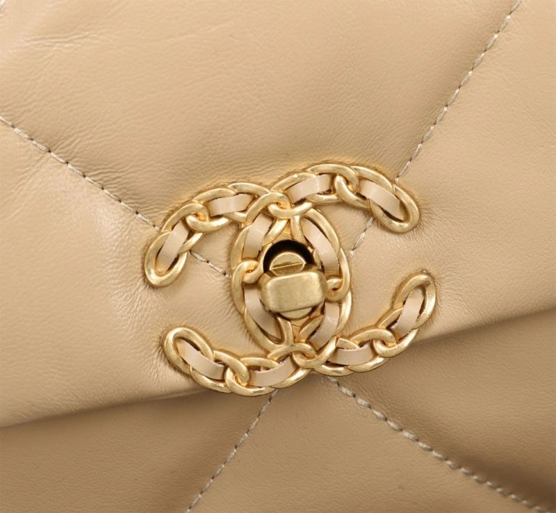 Chanel 19 Bags FashionForward 86454