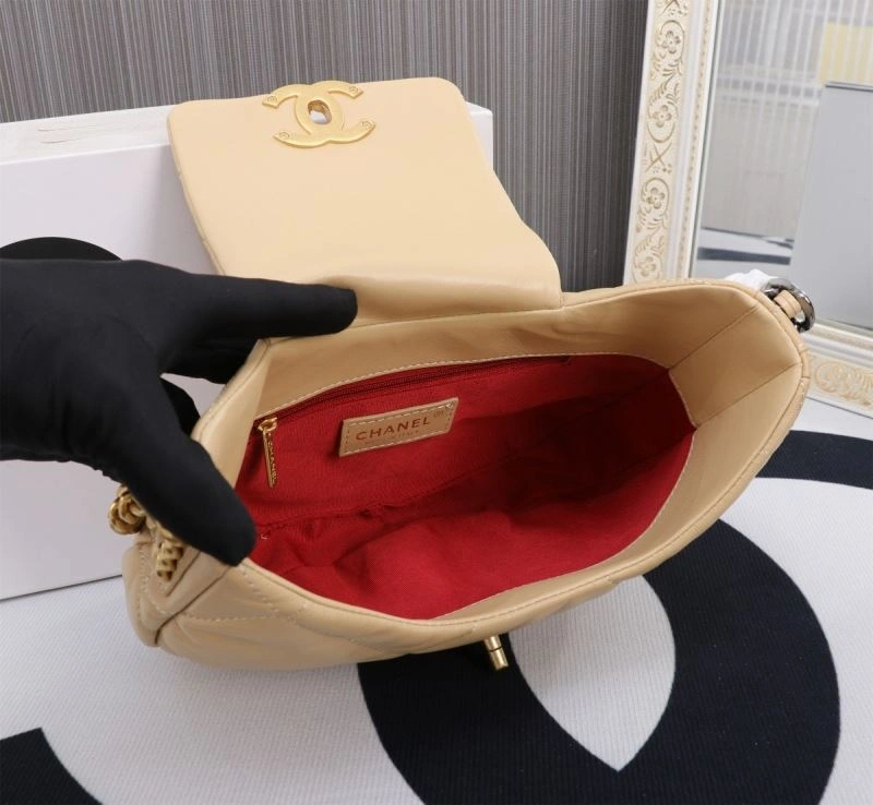 Chanel 19 Bags FashionForward 86454