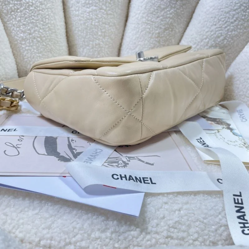 Unisex Chanel 19 Bags 55587