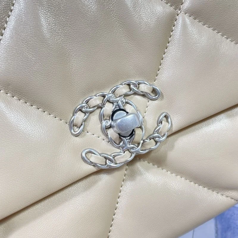 Unisex Chanel 19 Bags 55587