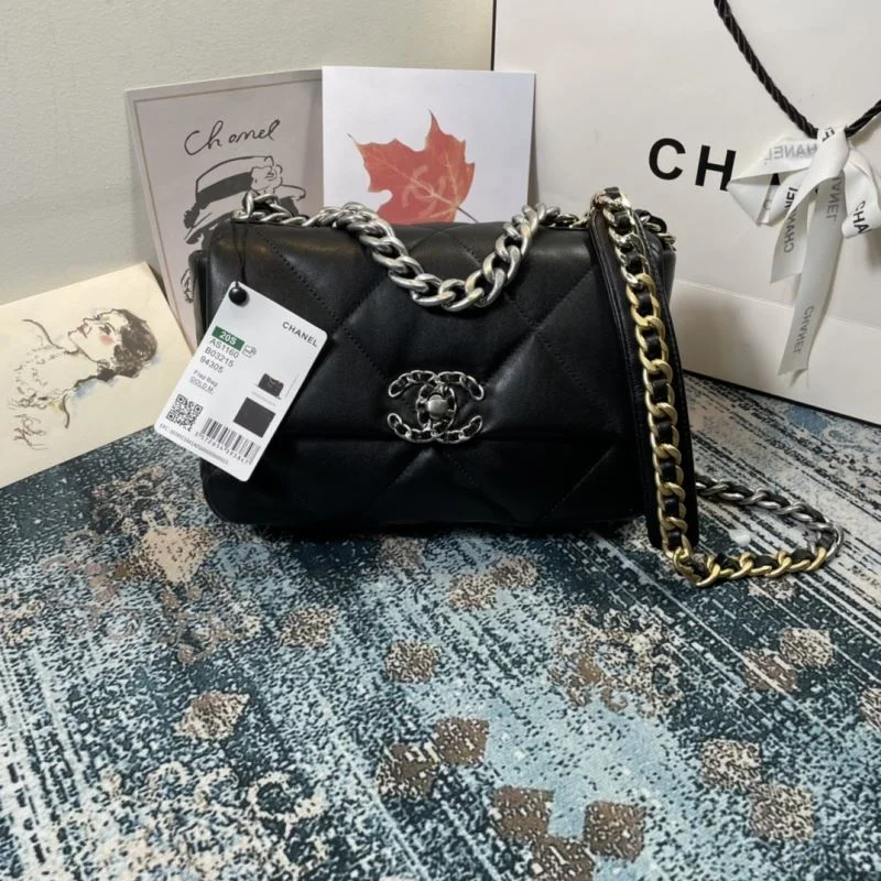 Chanel 19 Bags SunProtective 55615