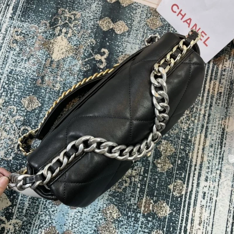Chanel 19 Bags SunProtective 55615