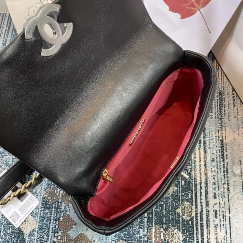 Chanel 19 Bags SunProtective 55615