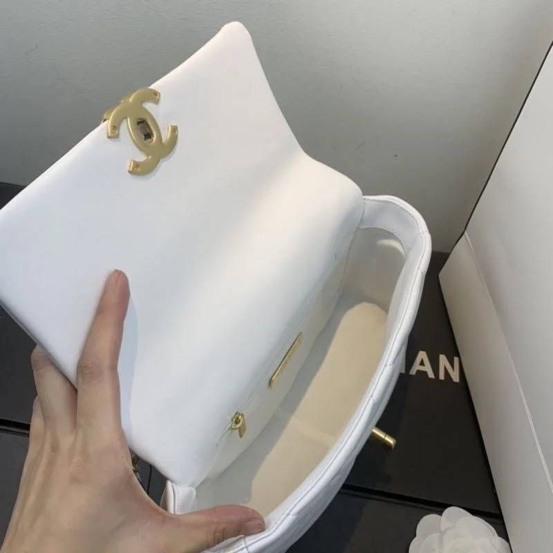 Chanel 19 Bags TechFriendly 55590