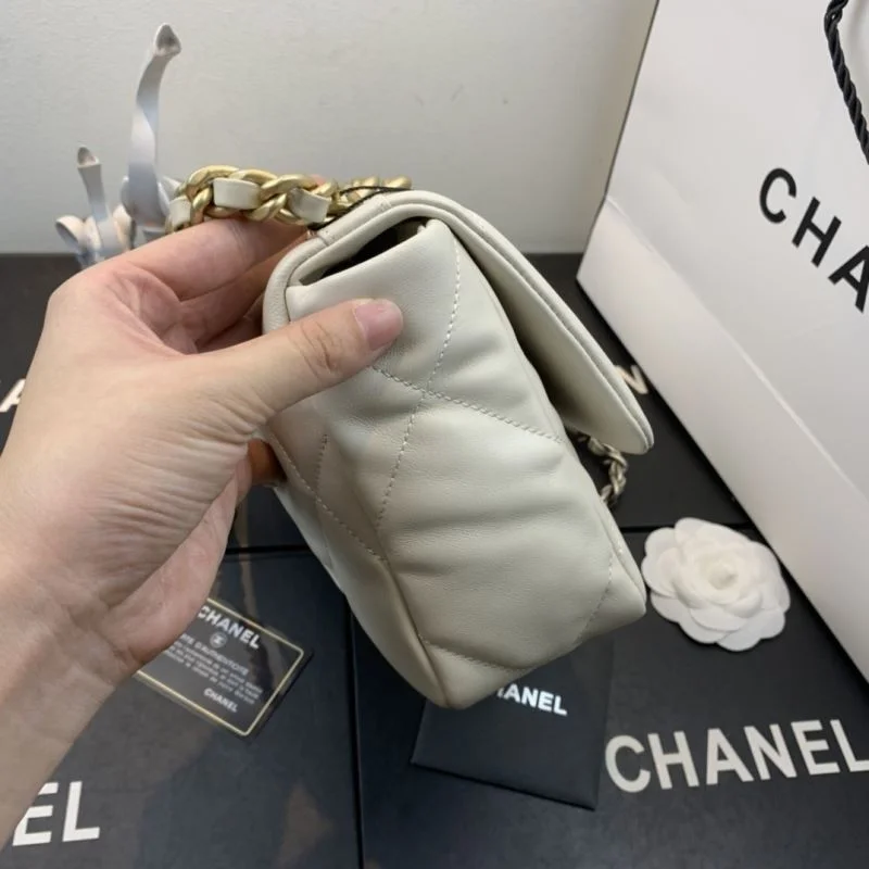 Chanel 19 Bags ZipUp 55591