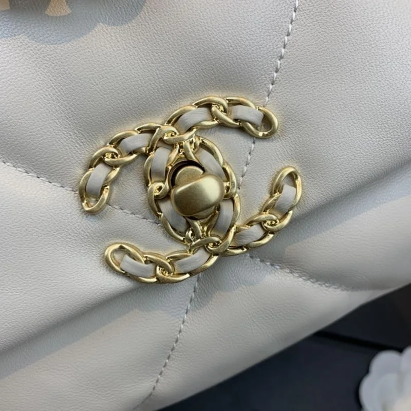 Chanel 19 Bags ZipUp 55591