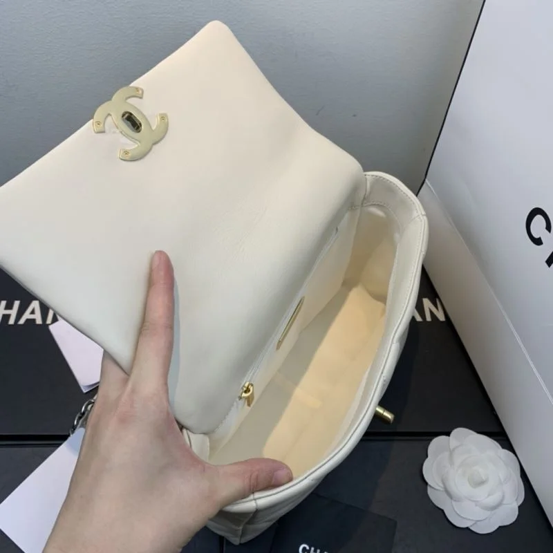 Chanel 19 Bags ZipUp 55591