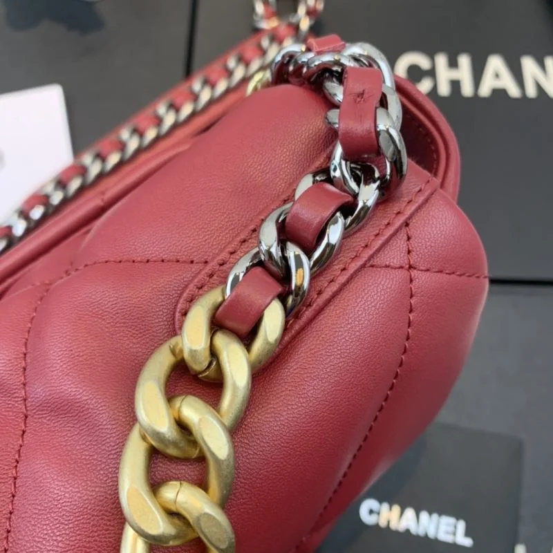 Chanel 19 Bags Vibrant 55588