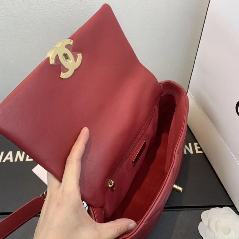 Chanel 19 Bags Vibrant 55588