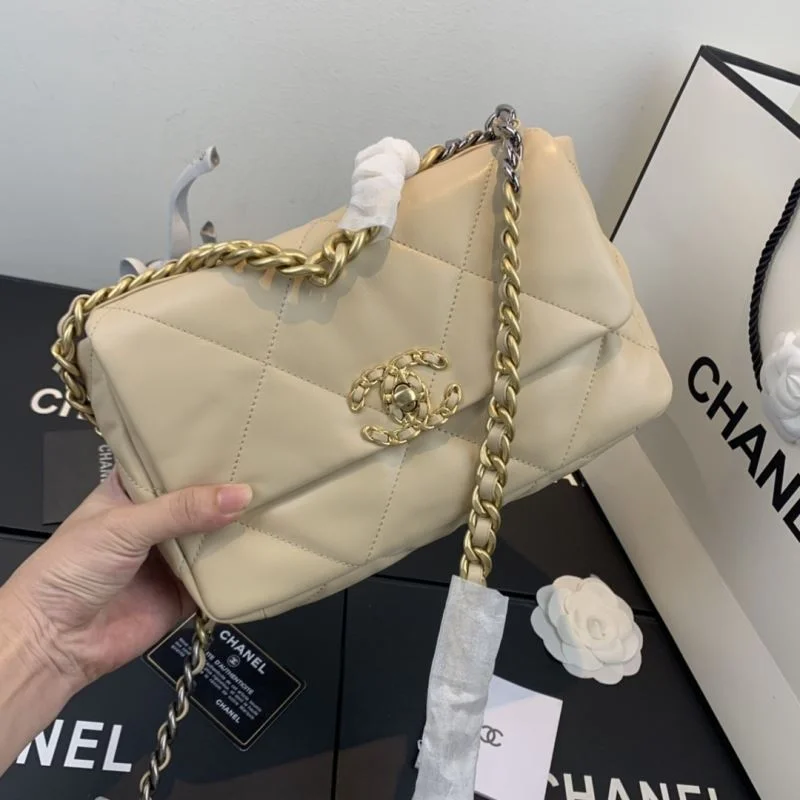 Chanel 19 Bags Neat 55585