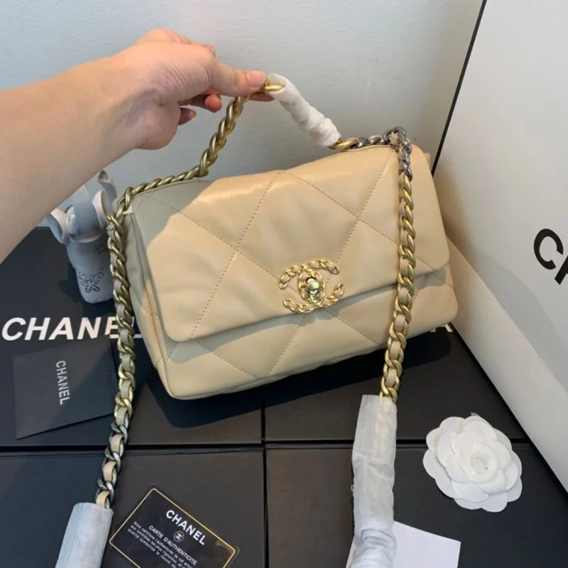 Chanel 19 Bags Neat 55585