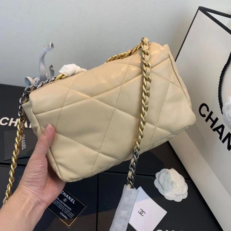 Chanel 19 Bags Neat 55585