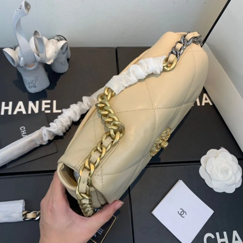Chanel 19 Bags Neat 55585