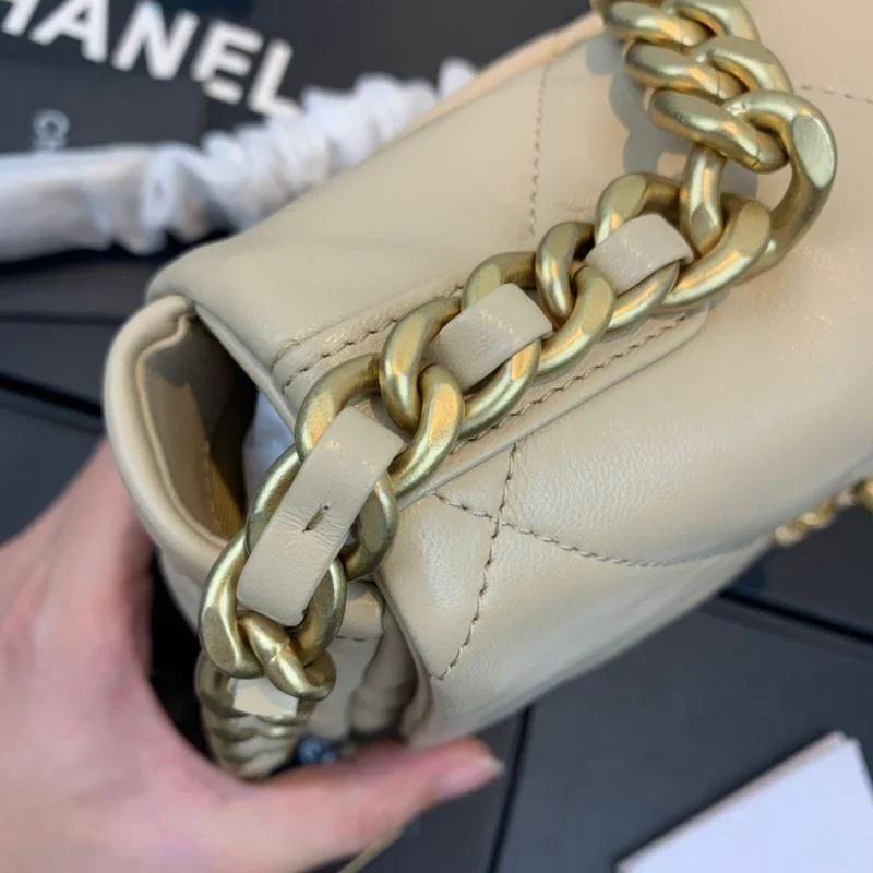 Chanel 19 Bags Neat 55585