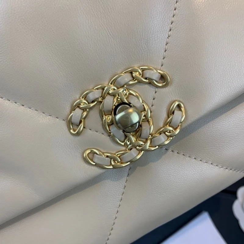 Chanel 19 Bags Neat 55585