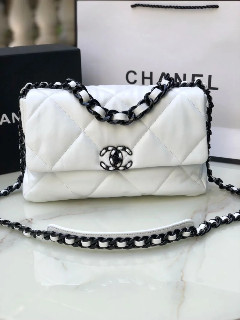 Chanel 19 Bags Snug 55612