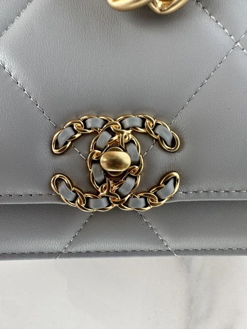 Chanel 19 Bags Colorful 55596