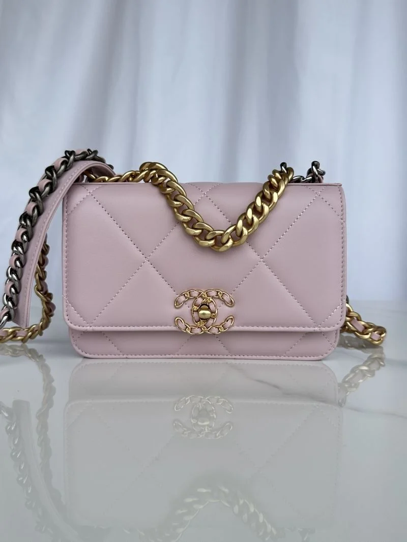 FashionForward Chanel 19 Bags 55563