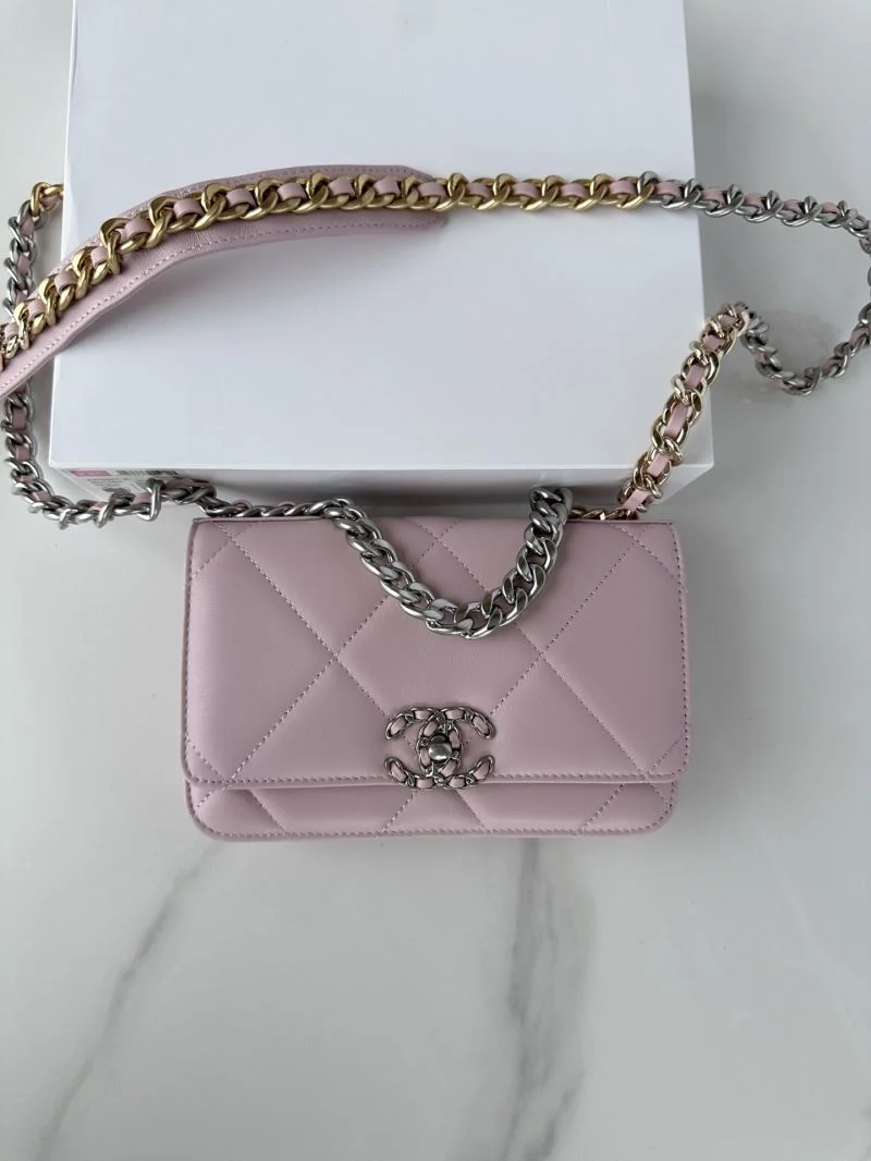Chanel 19 Bags FashionForward 55567