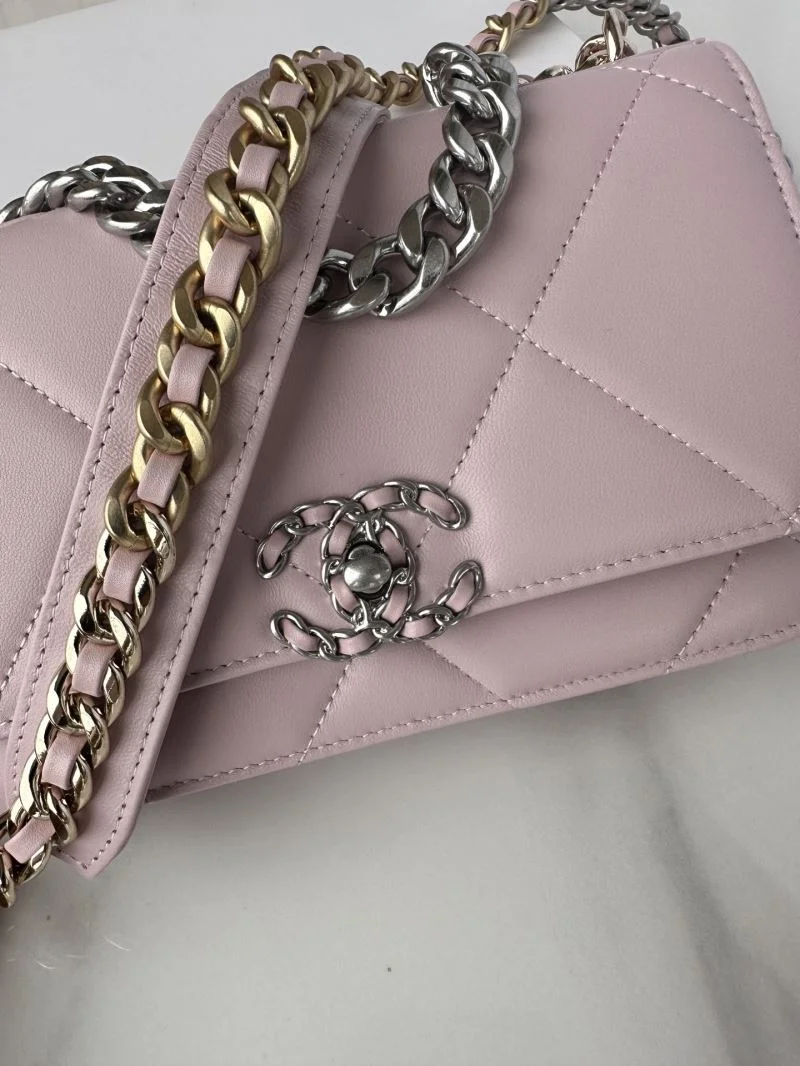 Chanel 19 Bags FashionForward 55567