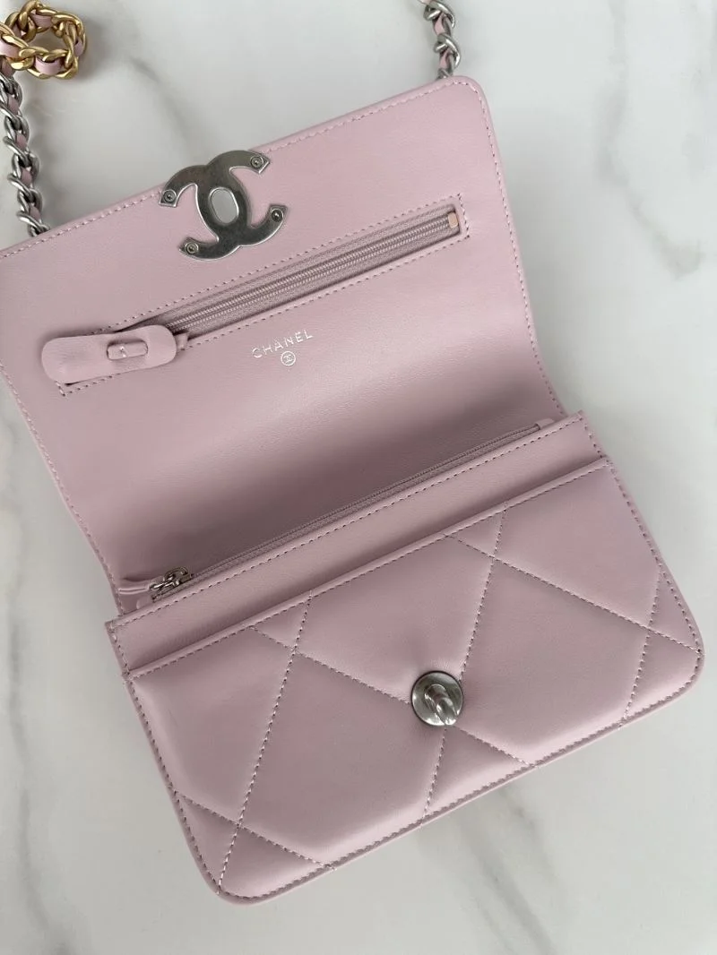 Chanel 19 Bags FashionForward 55567