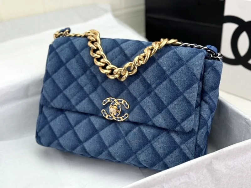 Chanel 19 Bags Trendsetting 55582