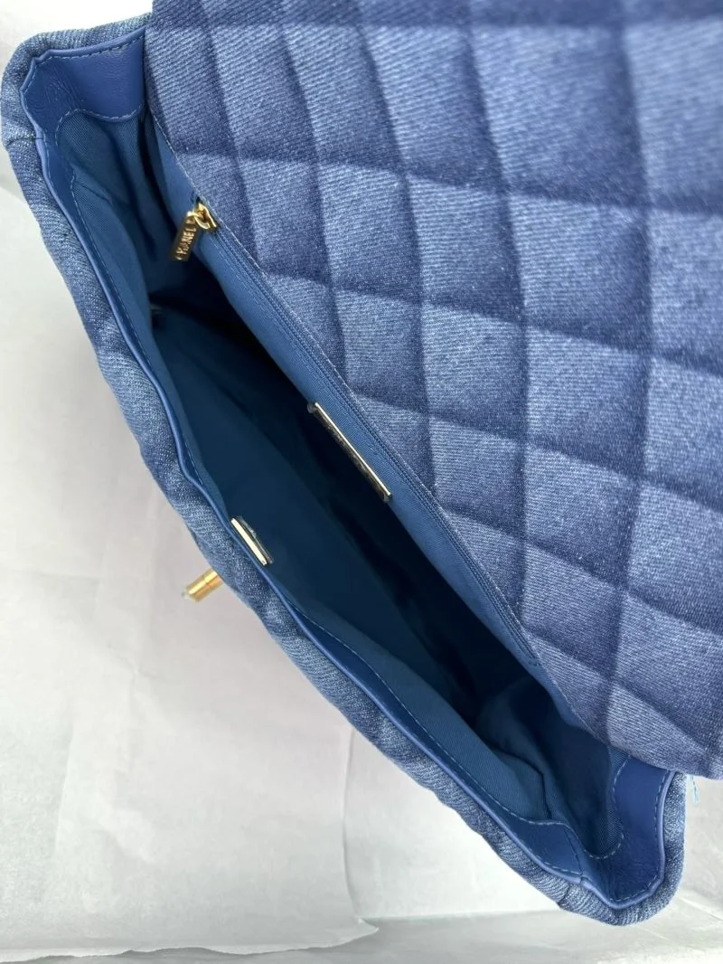 Chanel 19 Bags Trendsetting 55582