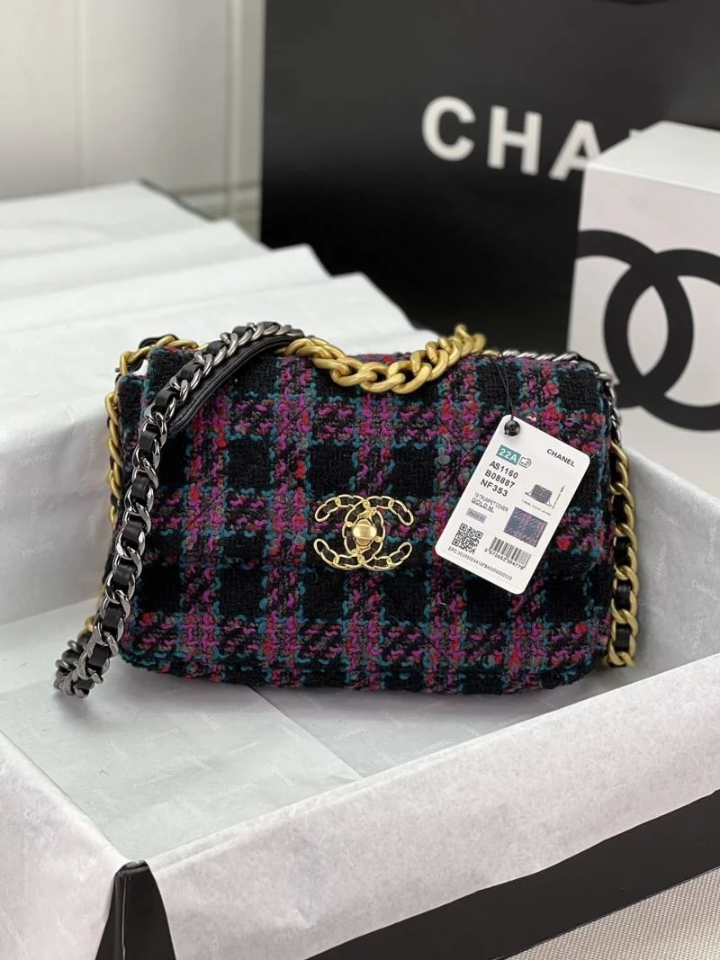 Chanel 19 Bags Bright 55554