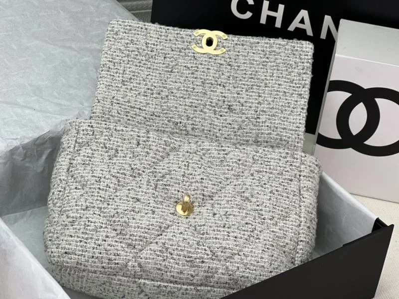 Chanel 19 Bags Minimalist 55579