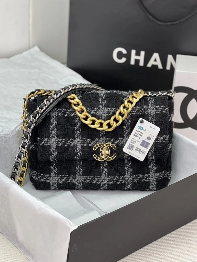 RelaxedFit Chanel 19 Bags 55575